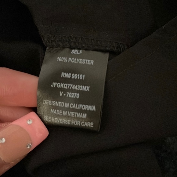 Black dress - Picture 5 of 6